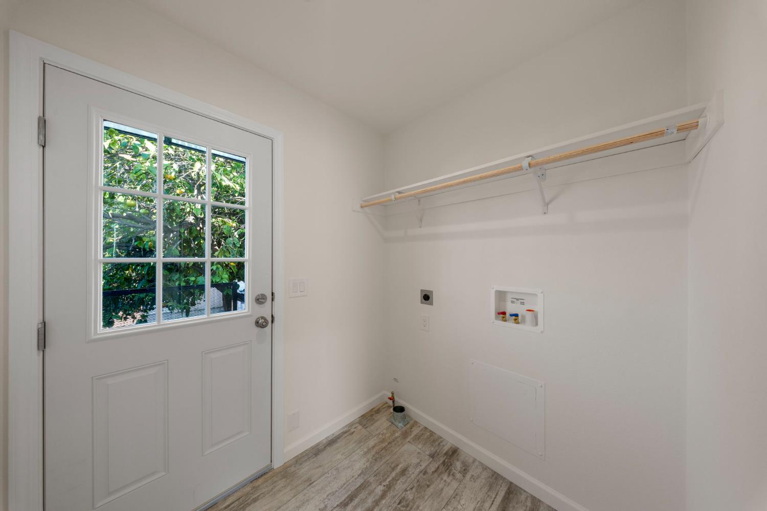 317 Moffat Blvd #5, Manteca, CA 95336