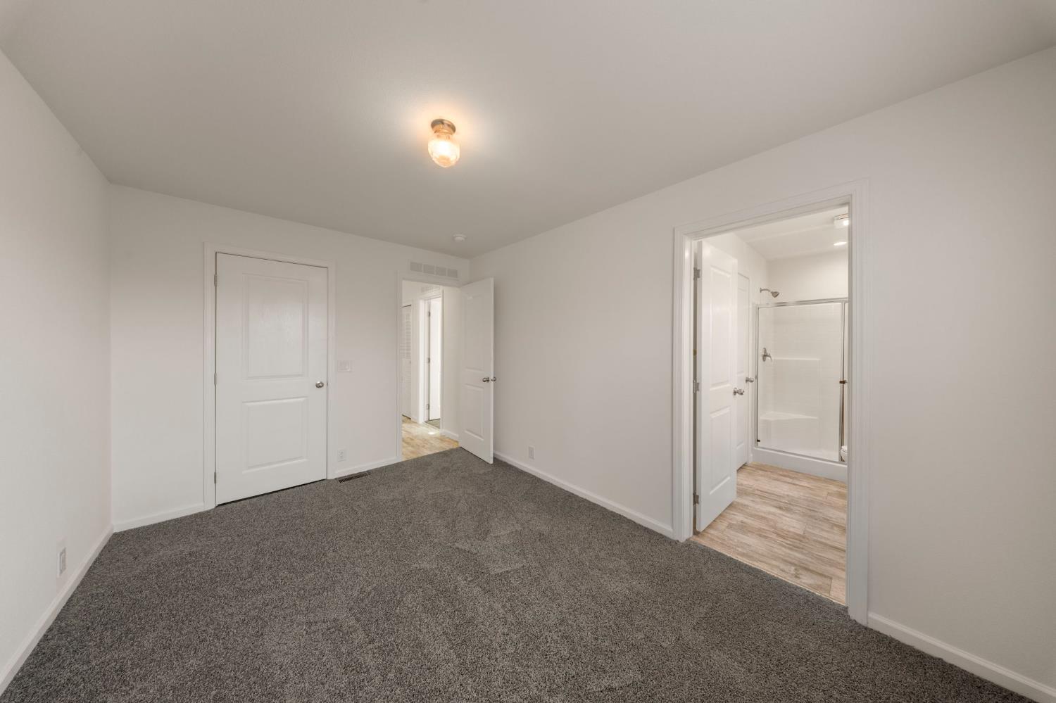 317 Moffat Blvd #5, Manteca, CA 95336