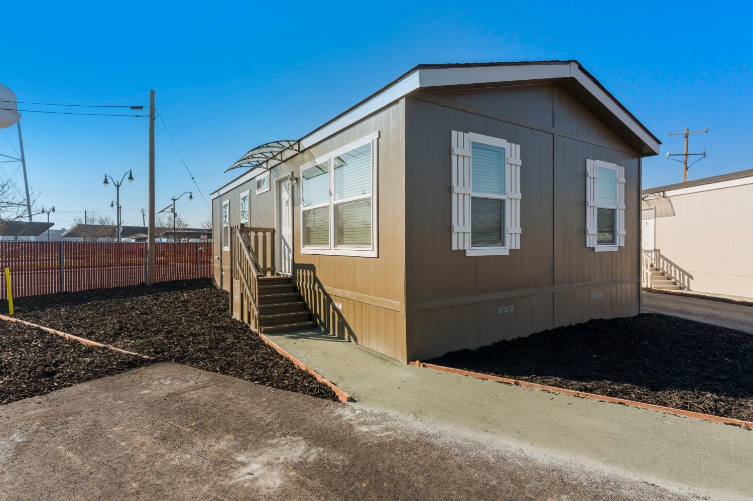 317 Moffat Blvd #21, Manteca, CA 95336