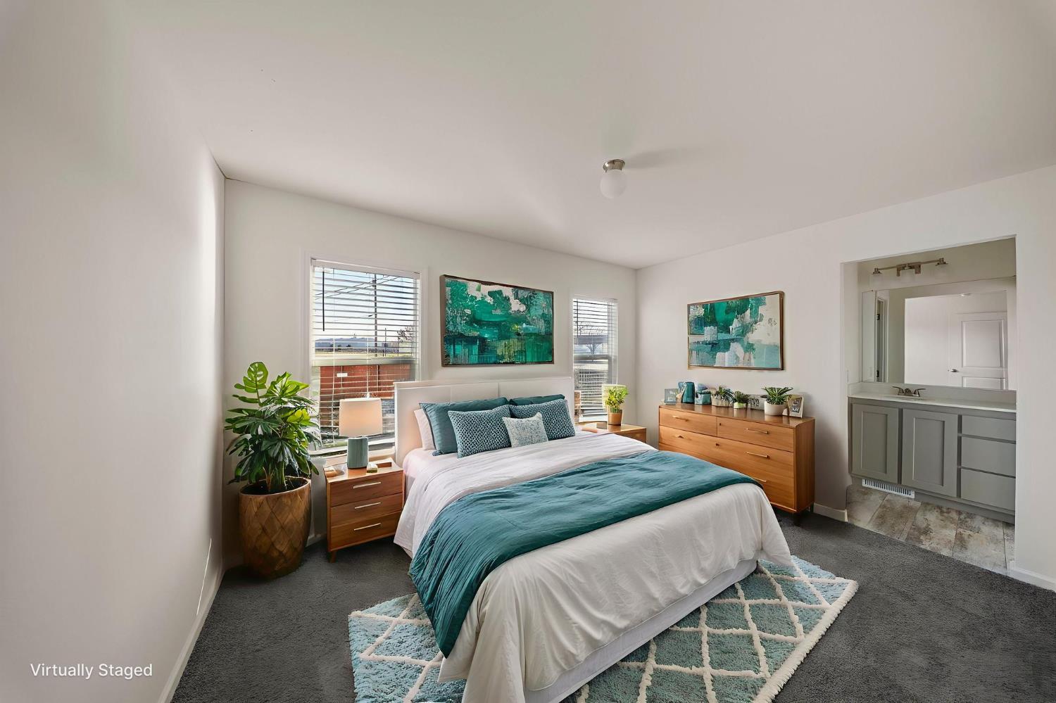 317 Moffat Blvd #21, Manteca, CA 95336