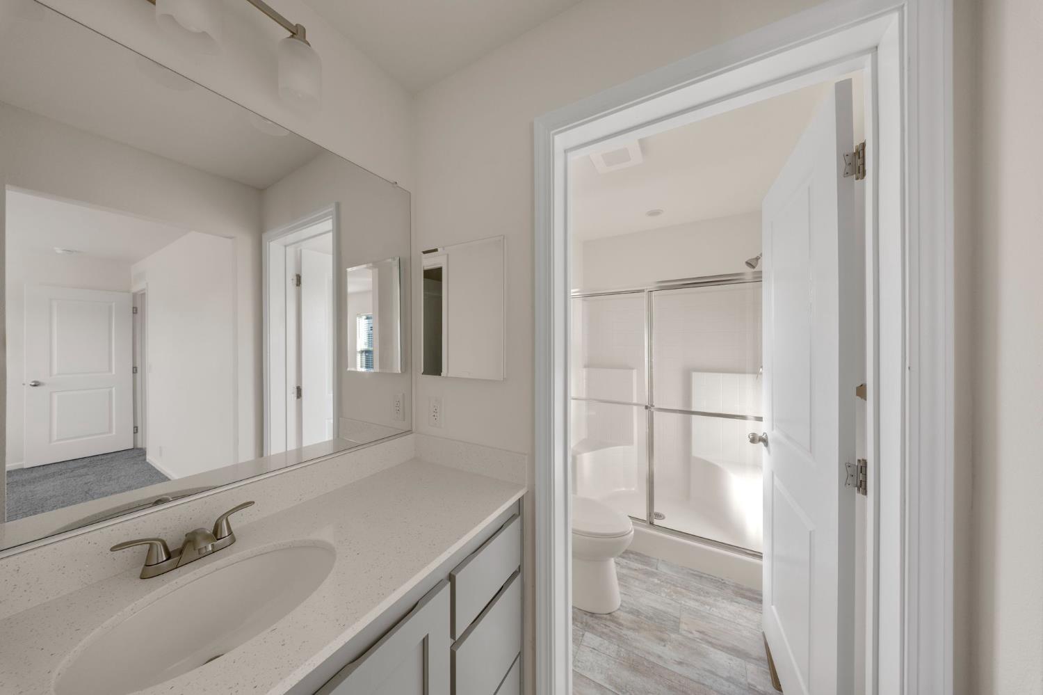 317 Moffat Blvd #21, Manteca, CA 95336