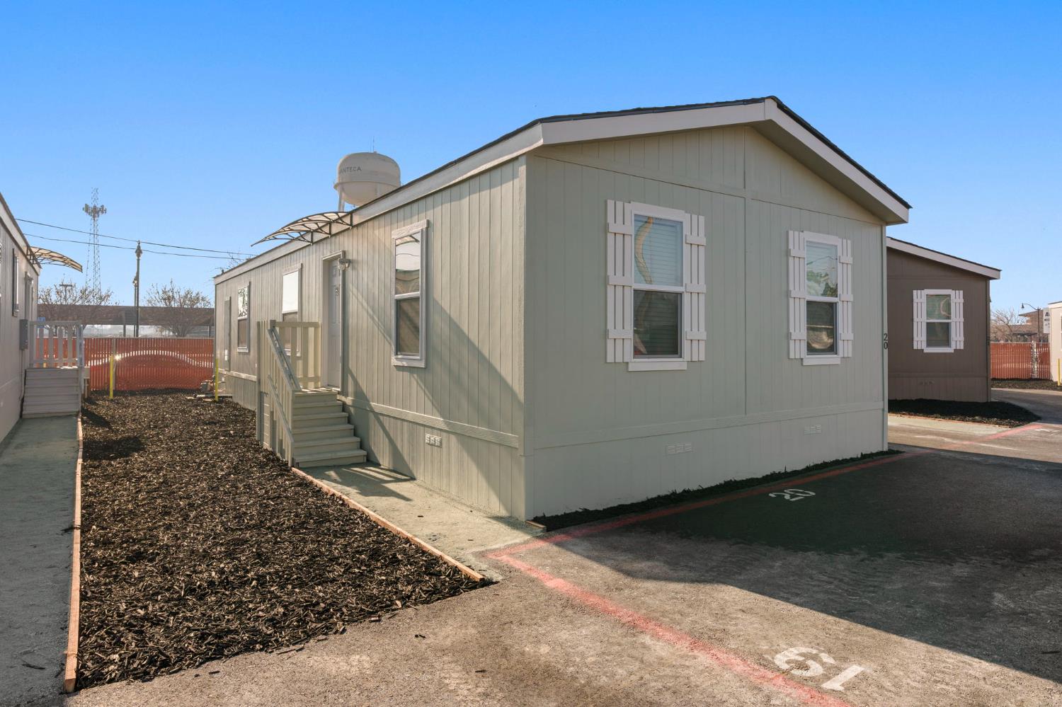 317 Moffat Blvd #20, Manteca, CA 95336