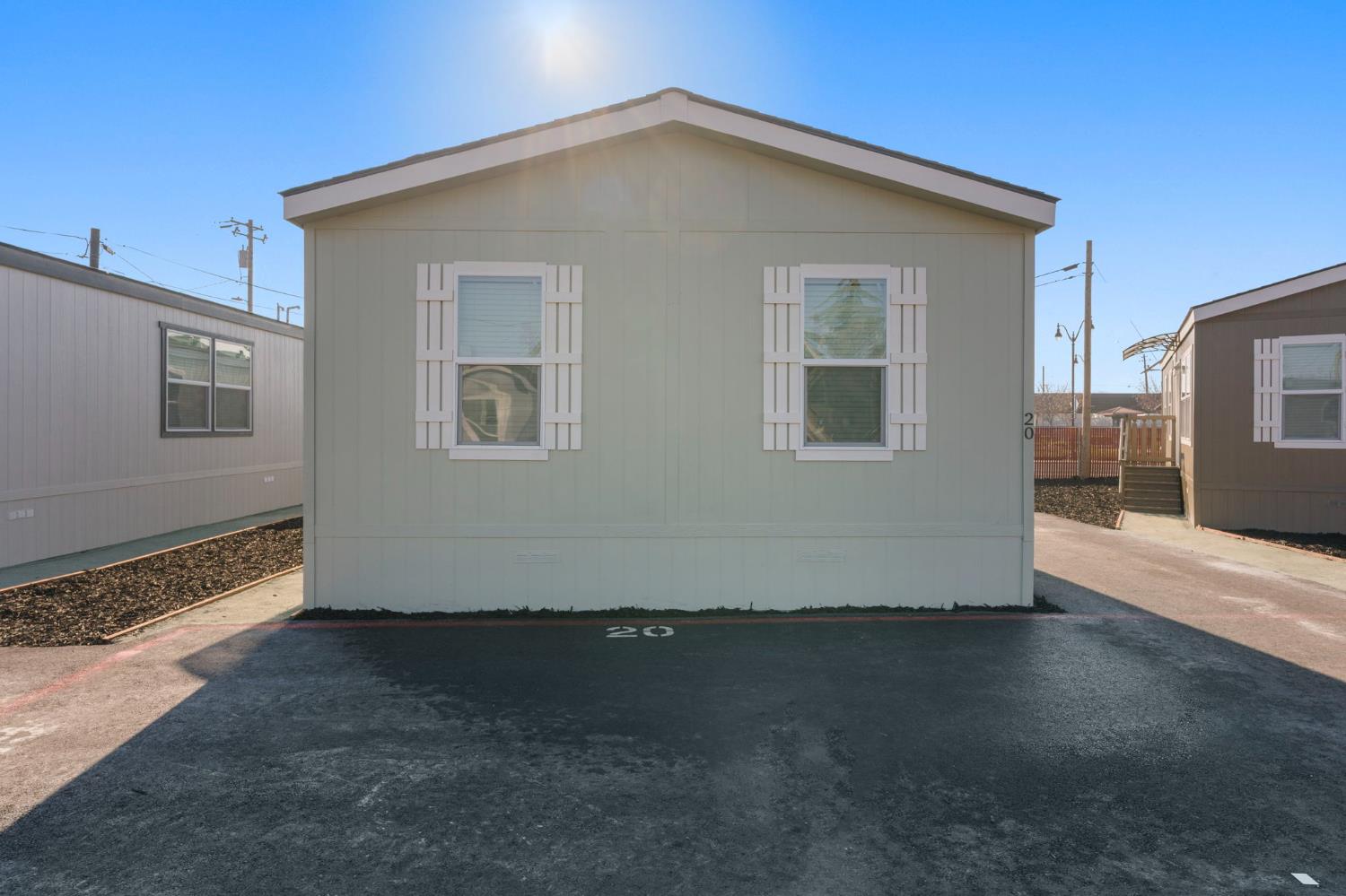 317 Moffat Blvd #20, Manteca, CA 95336