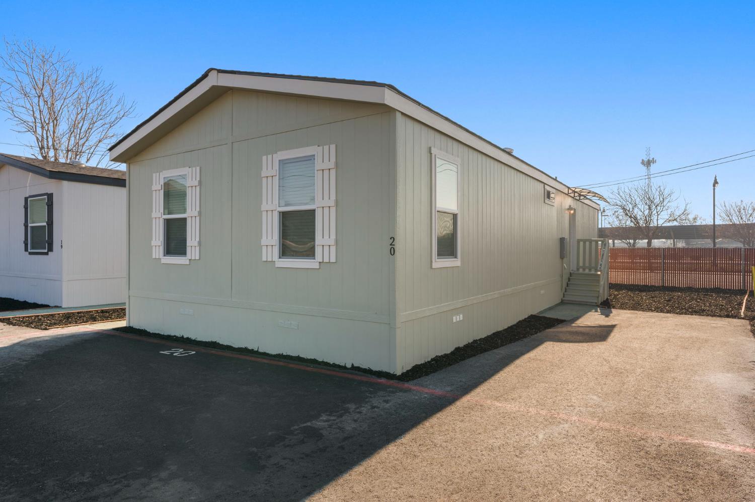 317 Moffat Blvd #20, Manteca, CA 95336