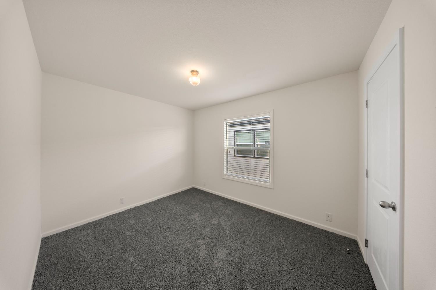 317 Moffat Blvd #20, Manteca, CA 95336