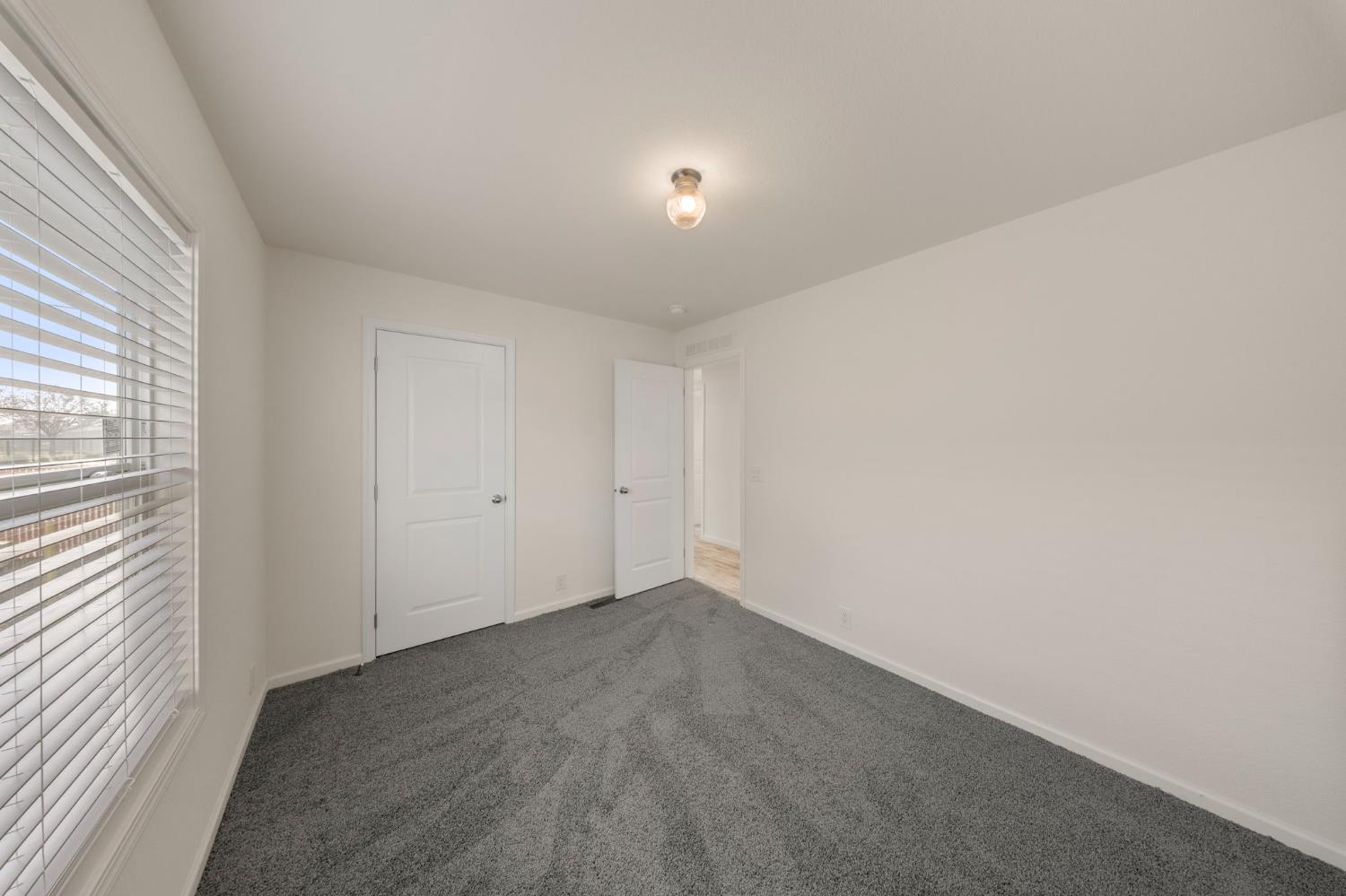 317 Moffat Blvd #20, Manteca, CA 95336