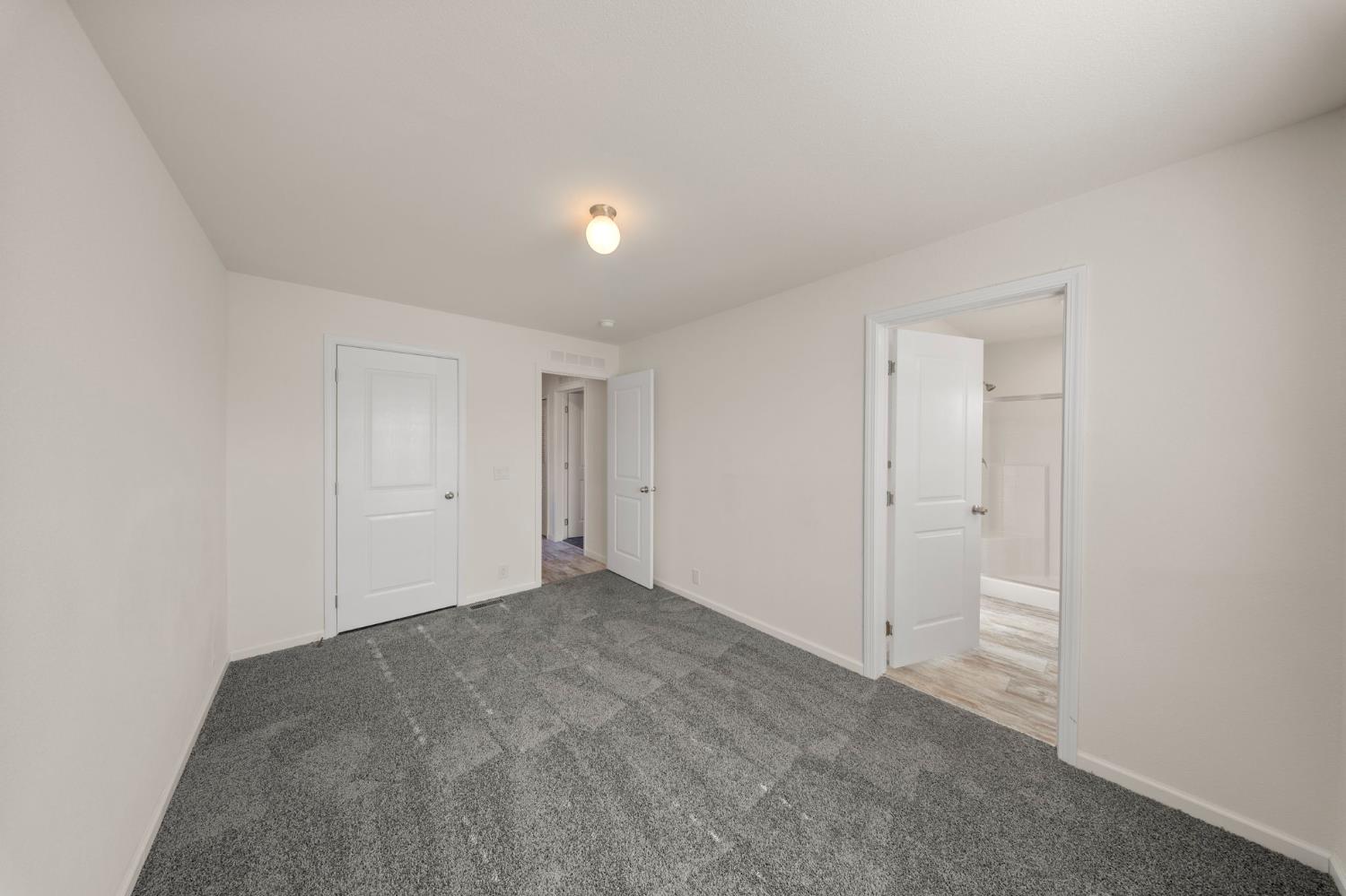 317 Moffat Blvd #20, Manteca, CA 95336