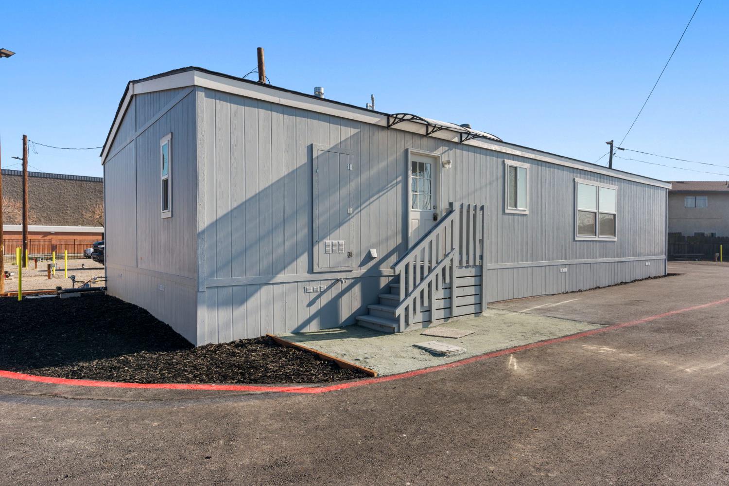 317 Moffat Blvd #7, Manteca, CA 95336