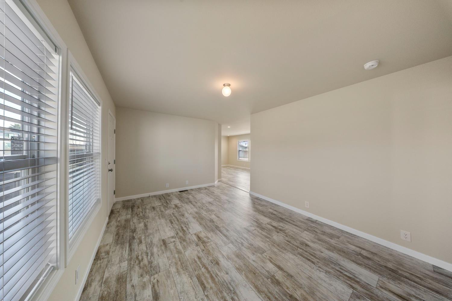 317 Moffat Blvd #7, Manteca, CA 95336