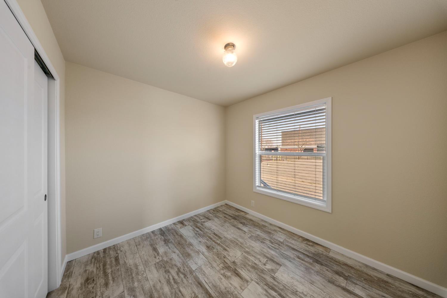 317 Moffat Blvd #7, Manteca, CA 95336