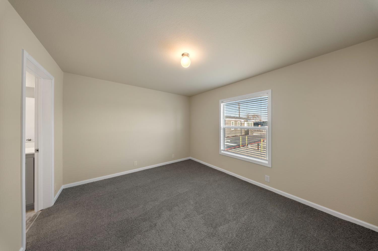 317 Moffat Blvd #7, Manteca, CA 95336