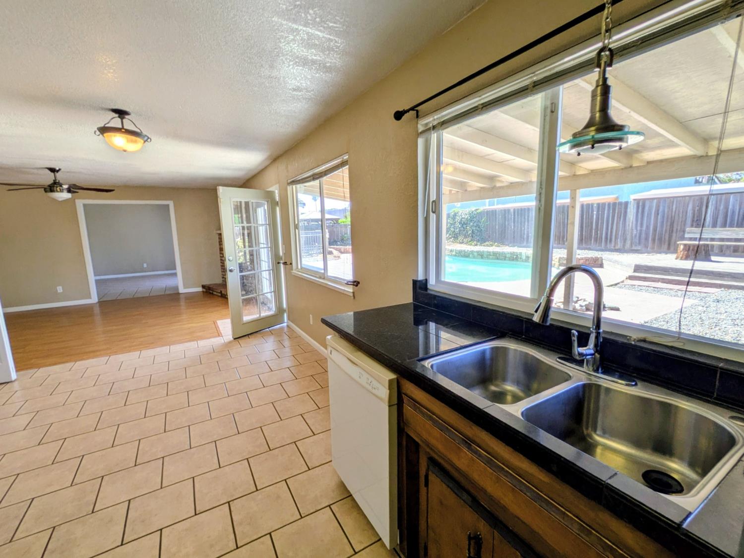 3361 Vanderbilt Ave, Turlock, CA 95382