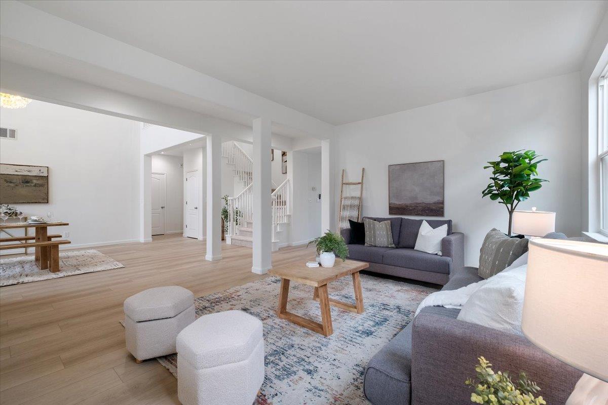 2413 Ventana View Way, Modesto, CA 95355