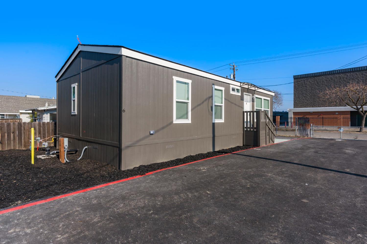 317 Moffat Blvd #6, Manteca, CA 95336