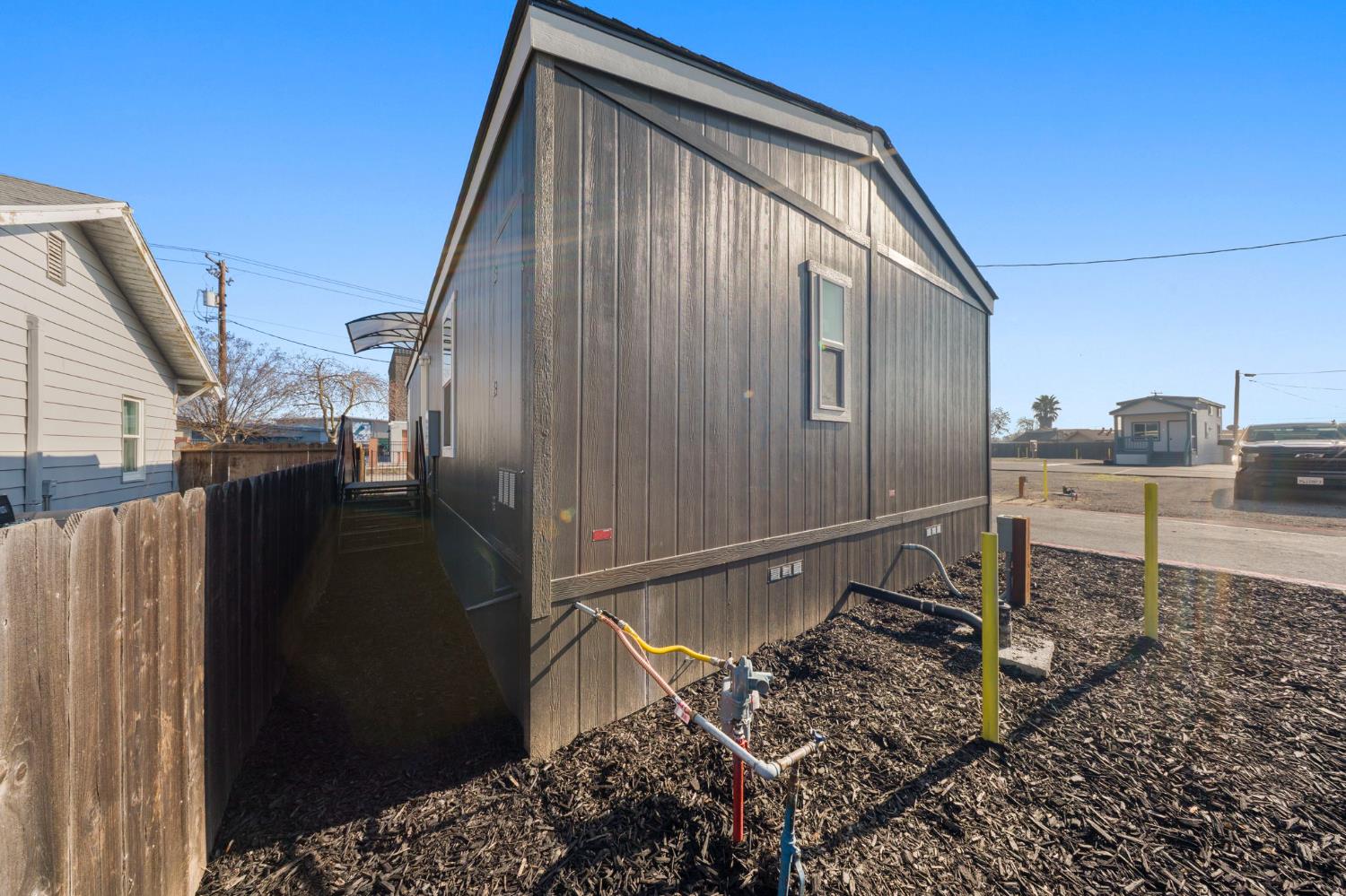 317 Moffat Blvd #6, Manteca, CA 95336