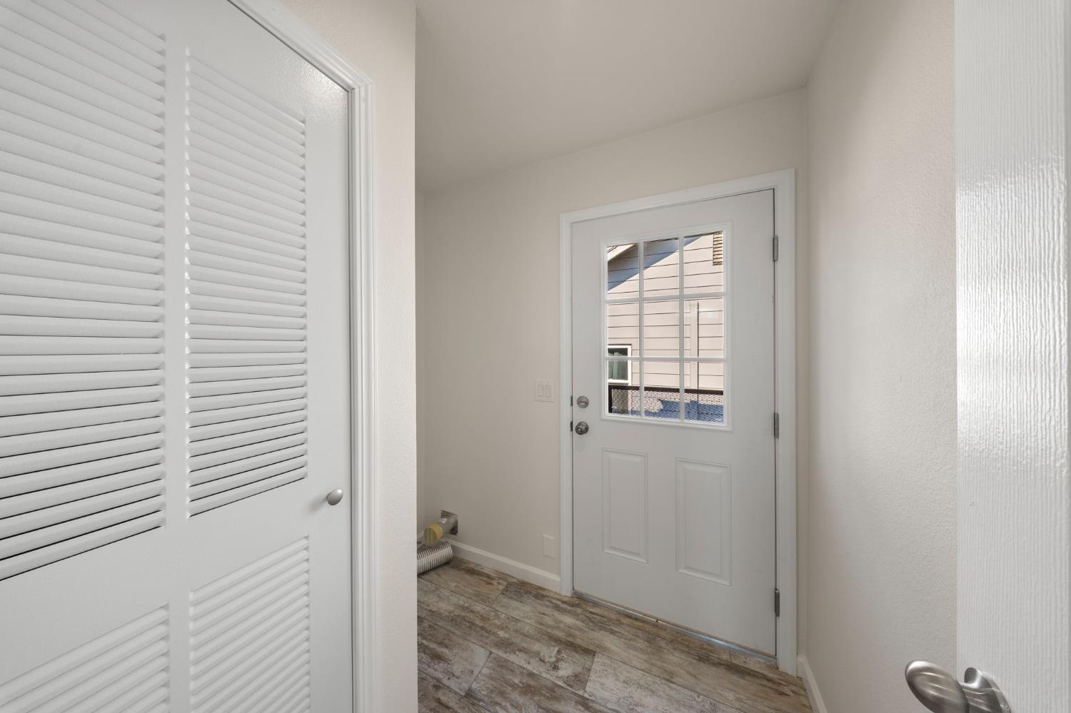 317 Moffat Blvd #6, Manteca, CA 95336