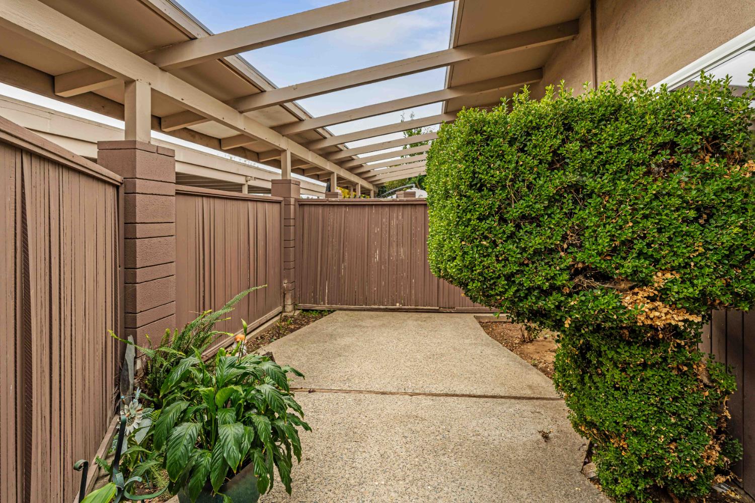 805 Tully Rd #5, Modesto, CA 95350