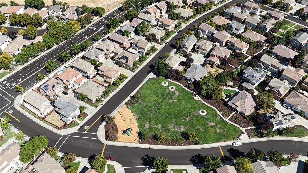 20855 Grapevine Dr, Patterson, CA 95363