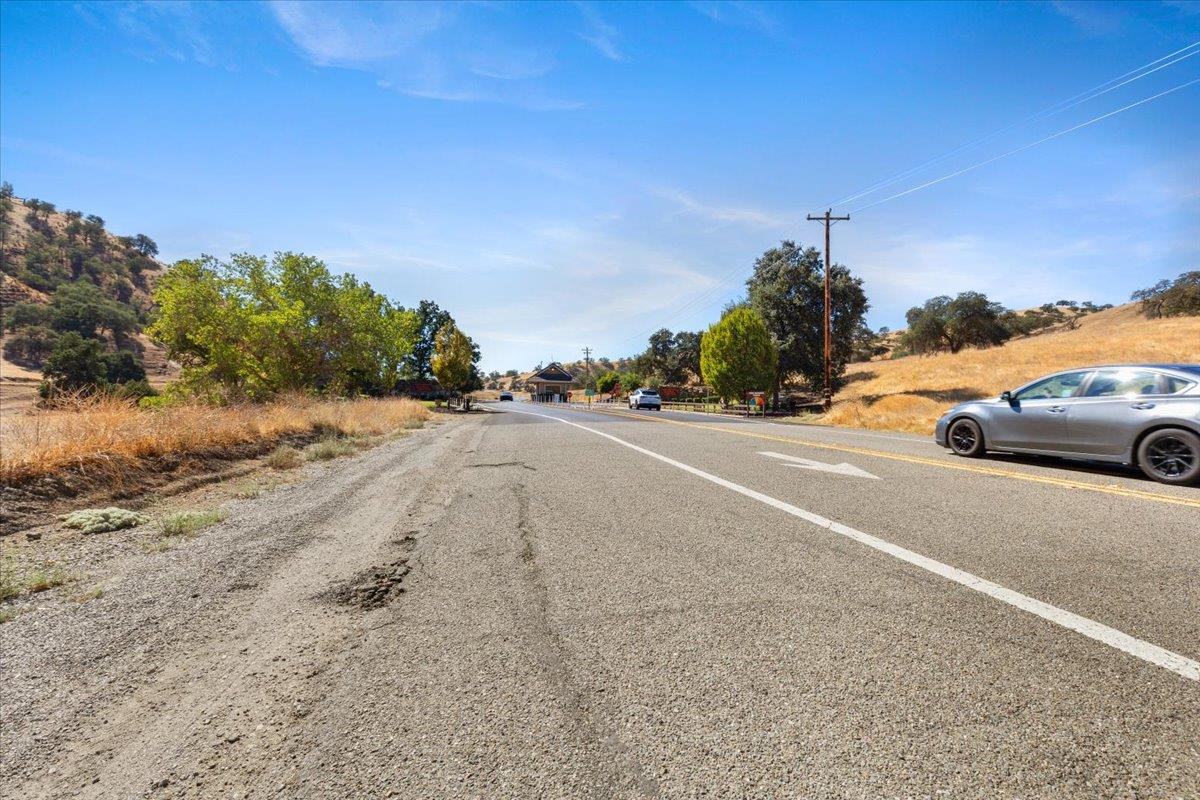 20855 Grapevine Dr, Patterson, CA 95363