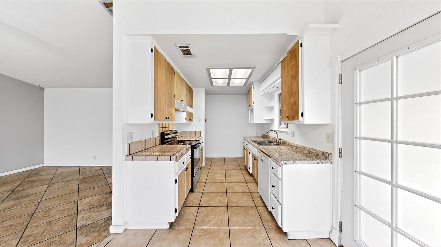 2405 NE Bucknell St, Turlock, CA 95382