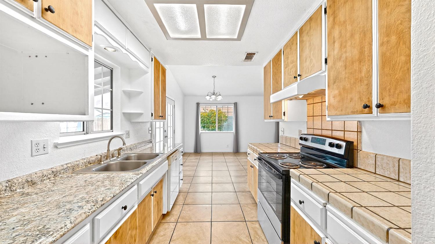 2405 NE Bucknell St, Turlock, CA 95382