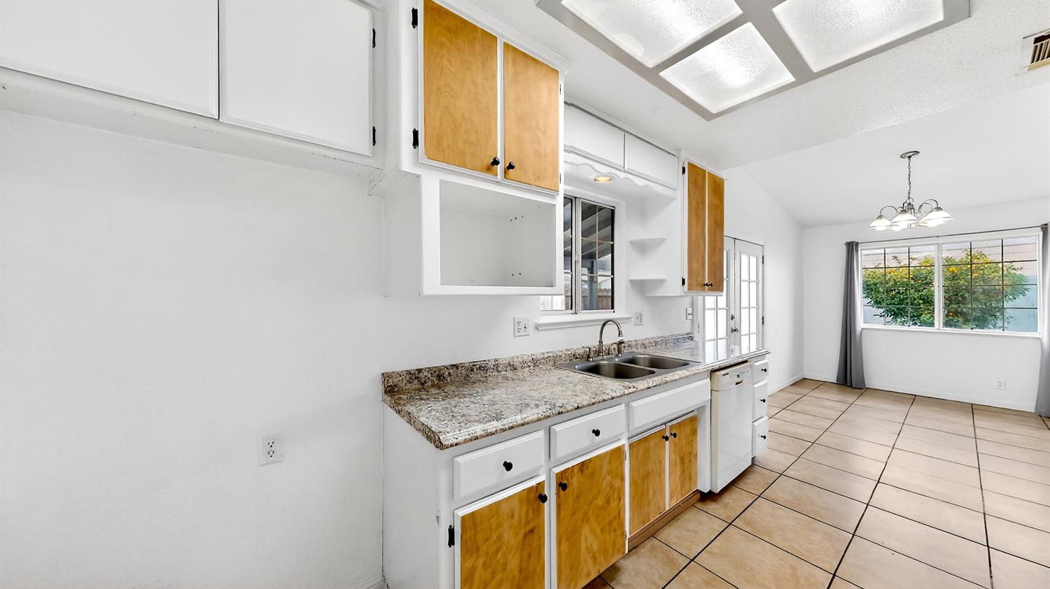 2405 NE Bucknell St, Turlock, CA 95382