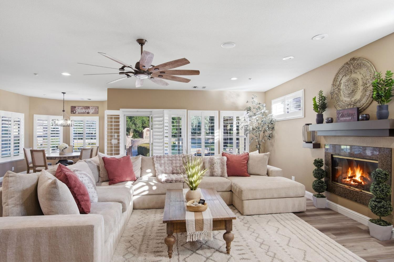 1980 Wyndfair Dr, Turlock, CA 95382