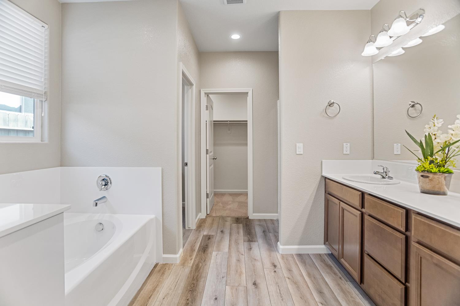 624 Marybelle Dr, Merced, CA 95348