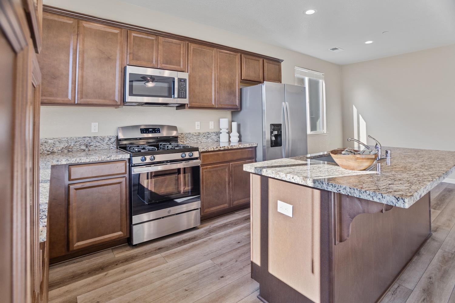 624 Marybelle Dr, Merced, CA 95348