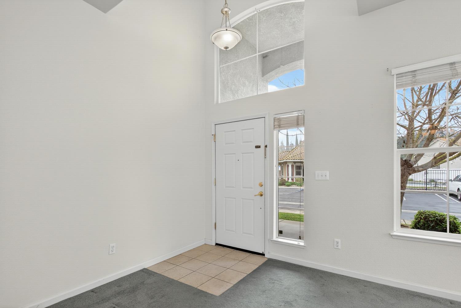 132 Woods Creek Dr, Oakdale, CA 95361