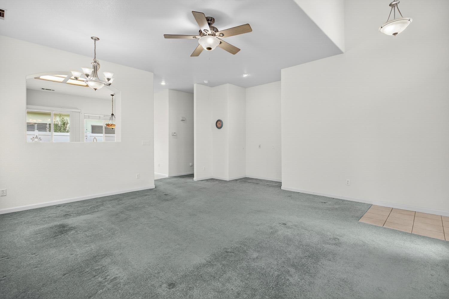 132 Woods Creek Dr, Oakdale, CA 95361