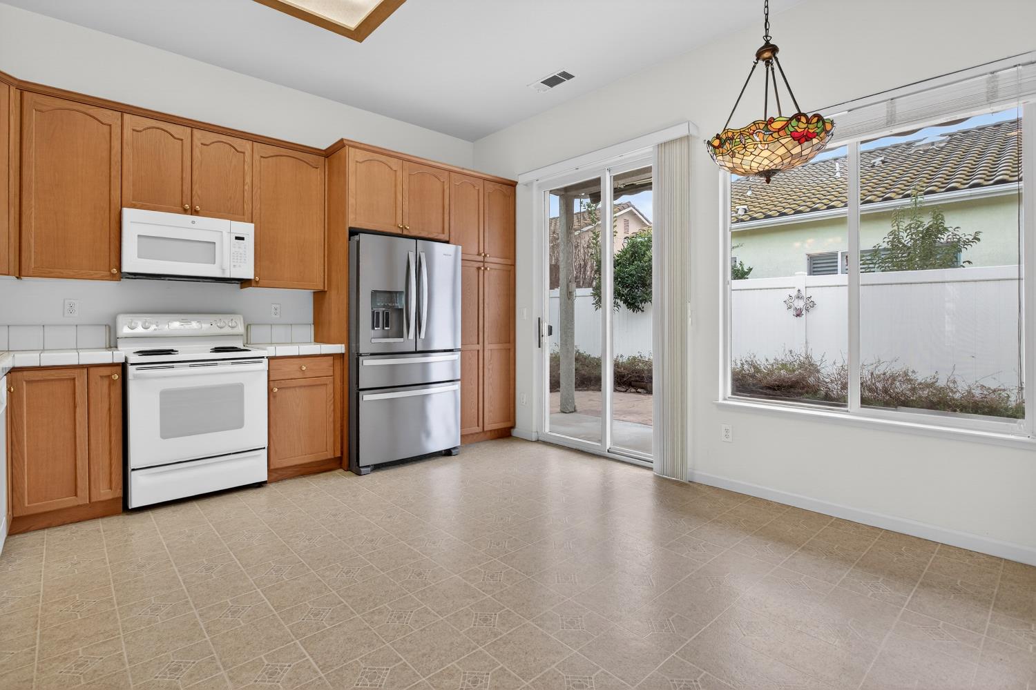 132 Woods Creek Dr, Oakdale, CA 95361