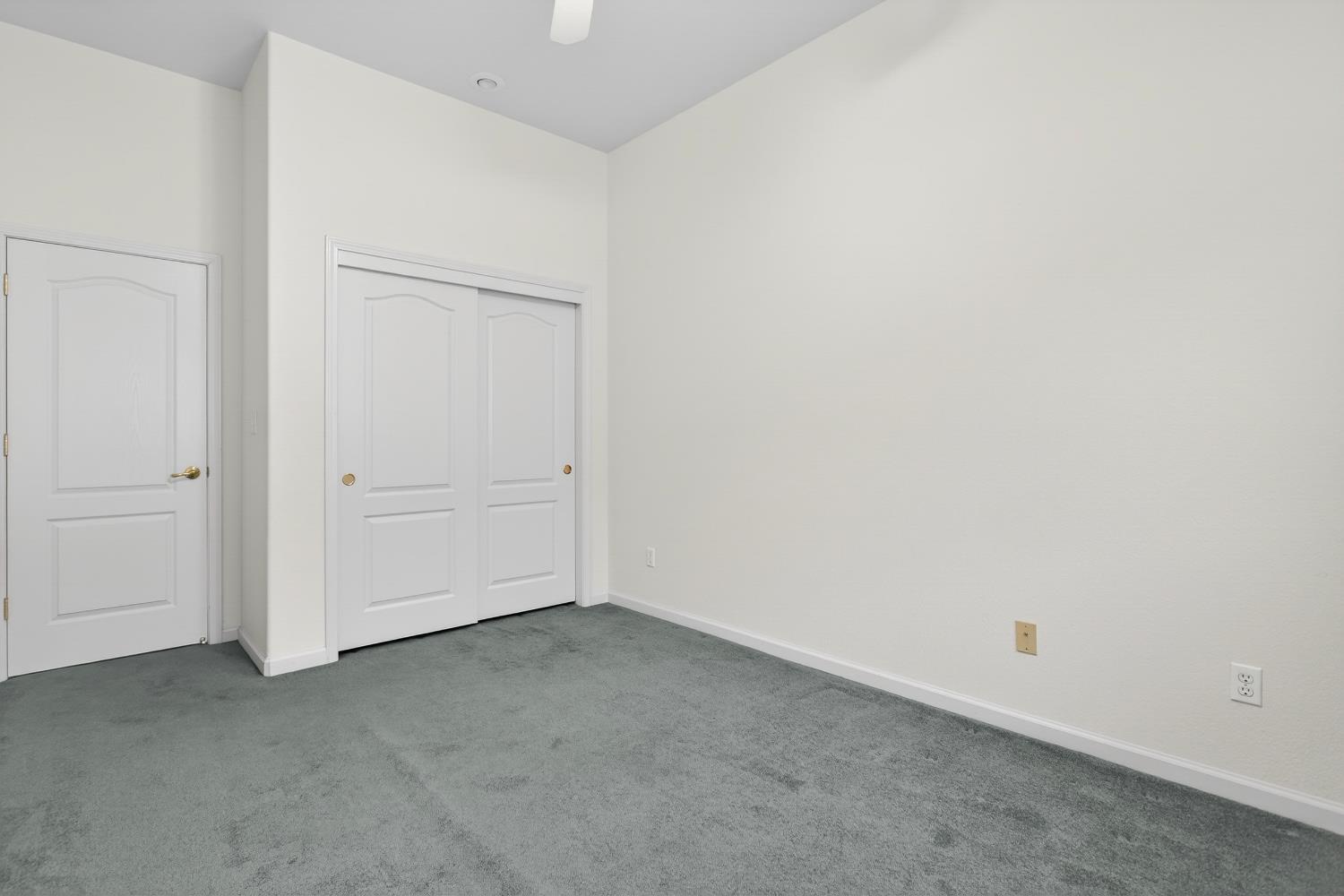 132 Woods Creek Dr, Oakdale, CA 95361