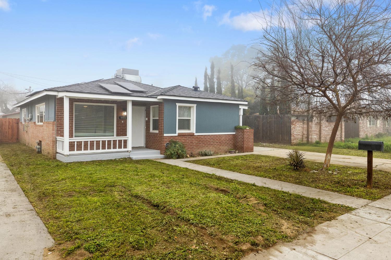 980 E Apricot Ave, Tulare, CA 93274