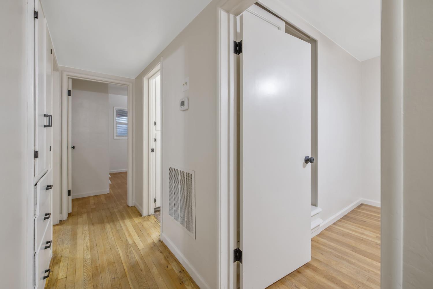 980 E Apricot Ave, Tulare, CA 93274