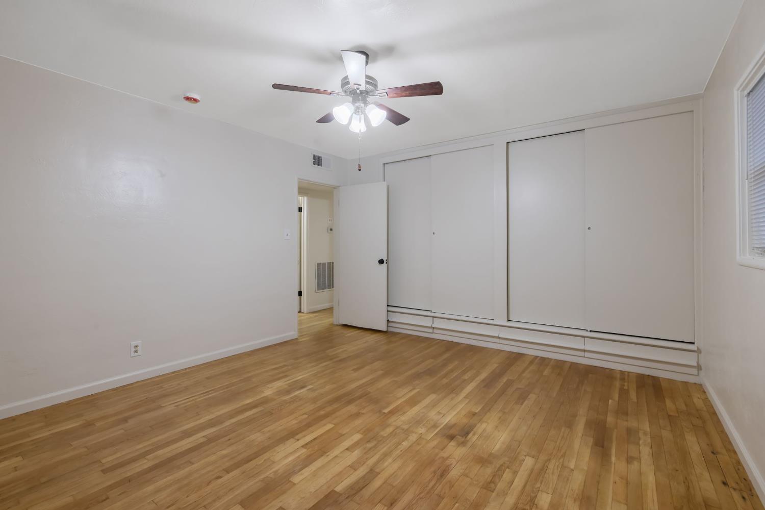 980 E Apricot Ave, Tulare, CA 93274