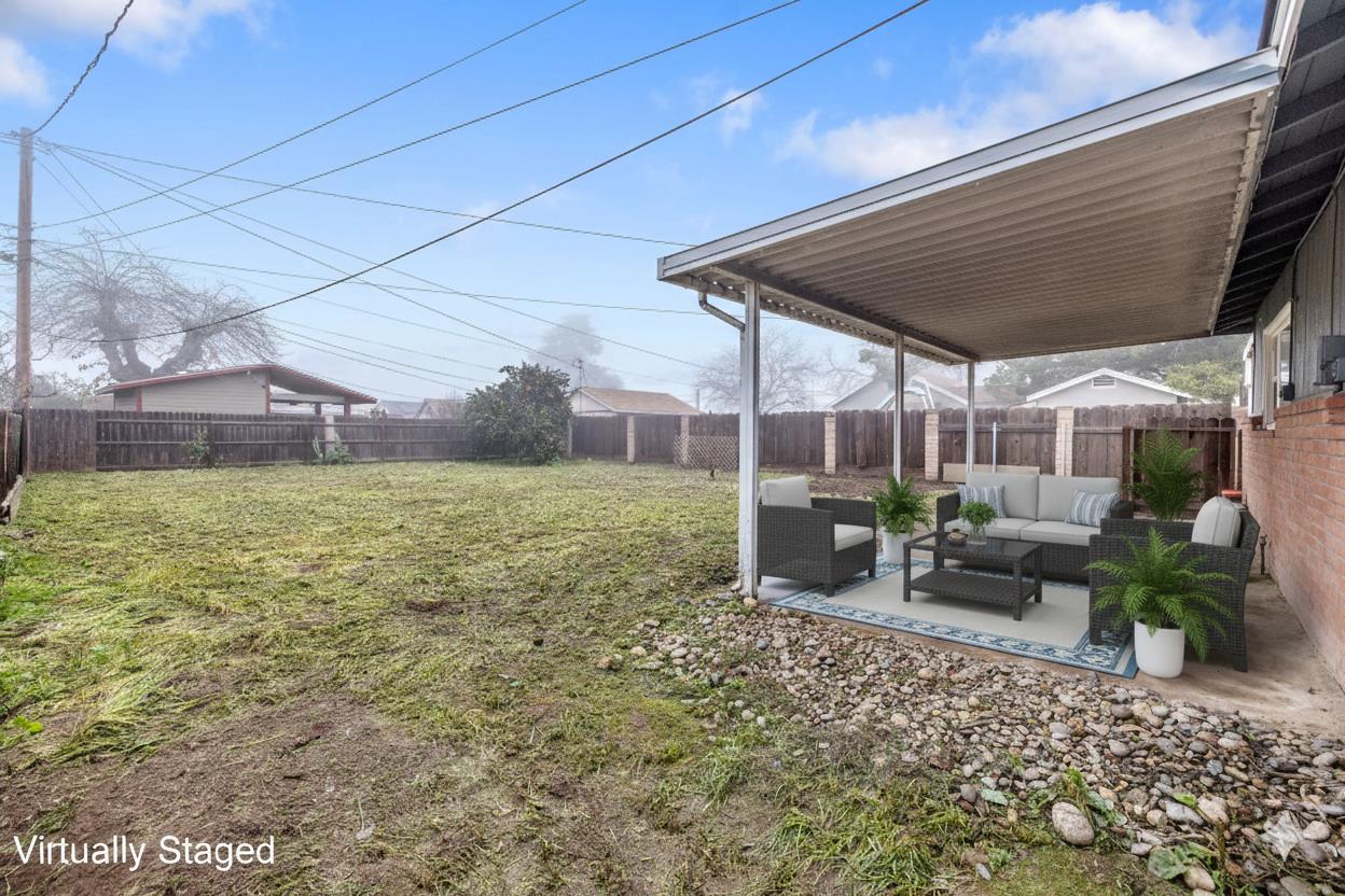 980 E Apricot Ave, Tulare, CA 93274