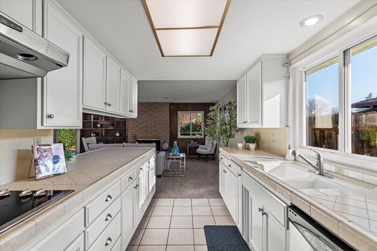 3724 Columbine Dr, Modesto, CA 95356