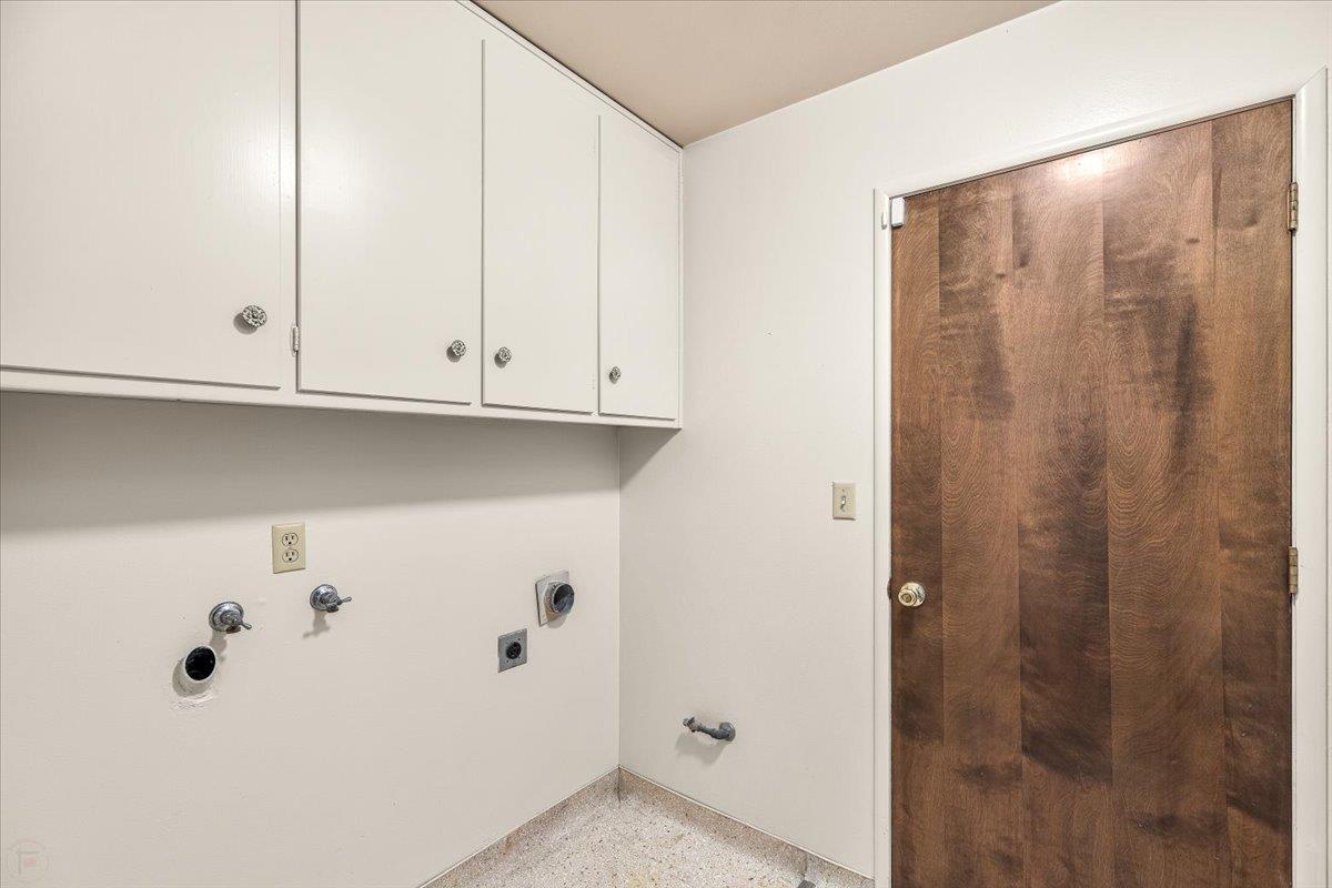 3724 Columbine Dr, Modesto, CA 95356