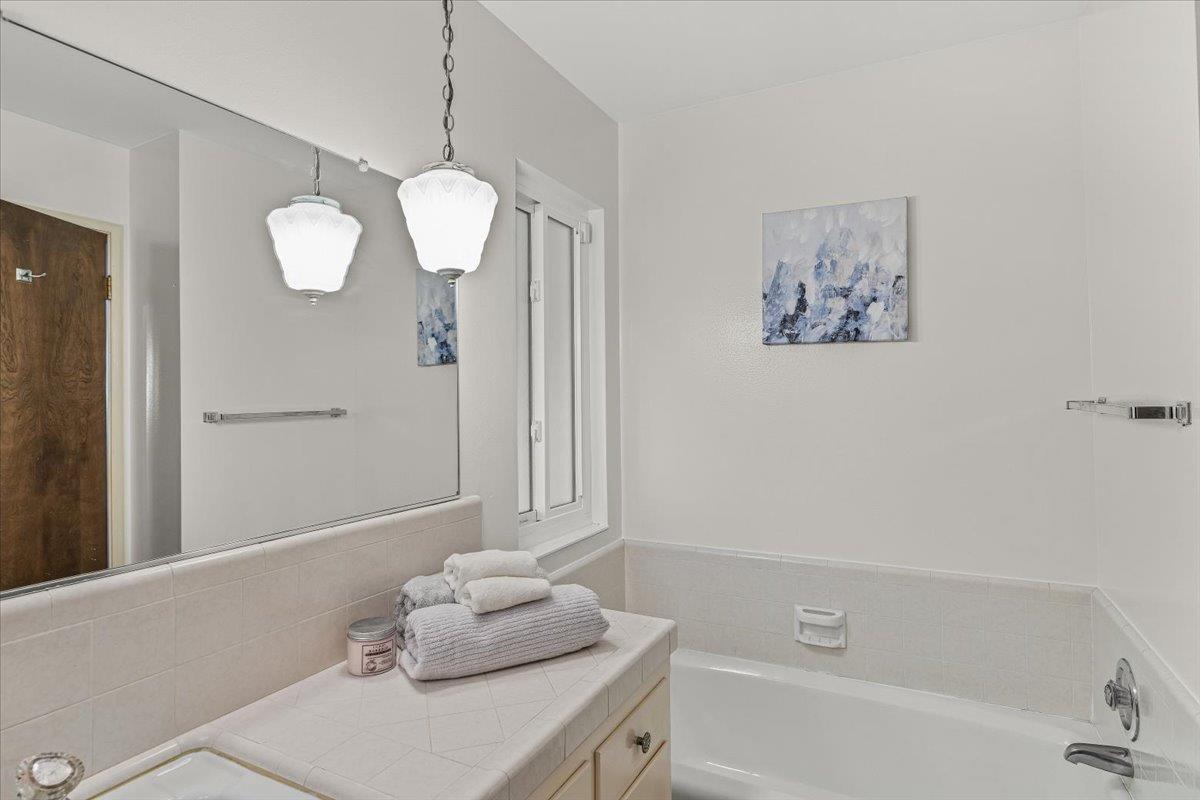 3724 Columbine Dr, Modesto, CA 95356