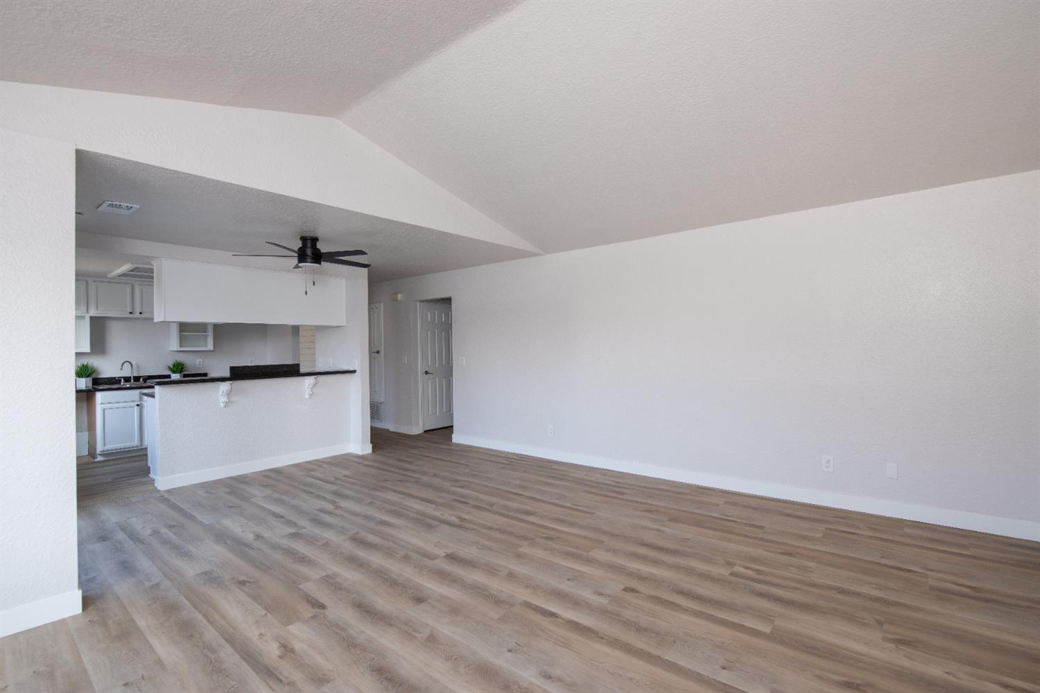 3925 Dale Rd #C, Modesto, CA 95356