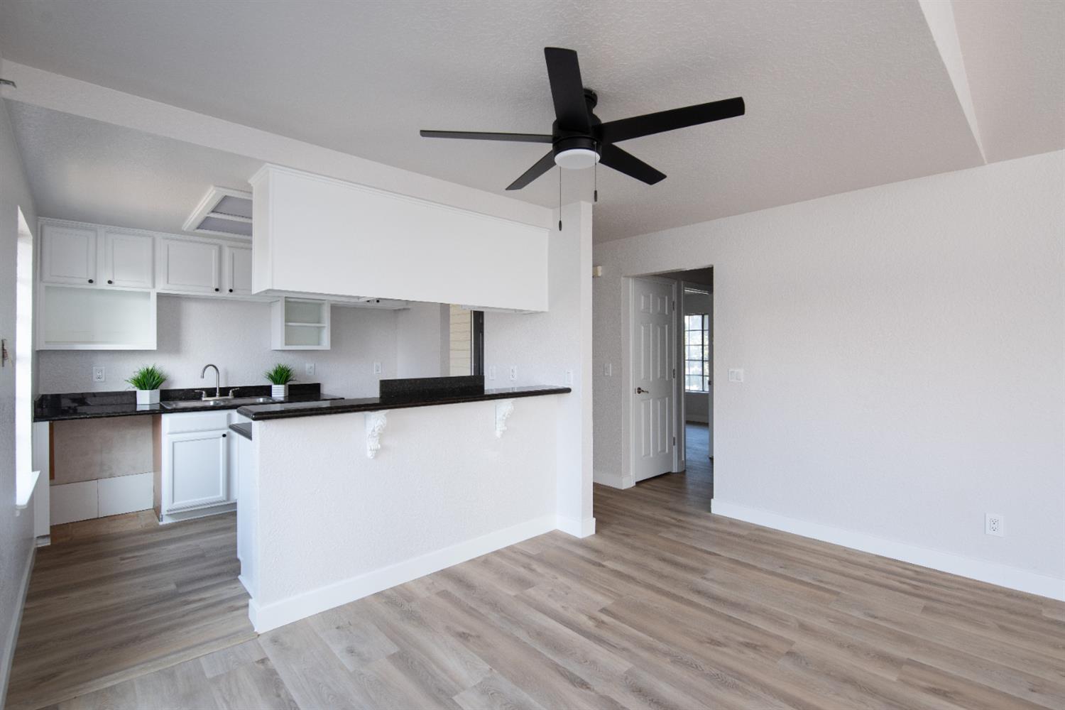 3925 Dale Rd #C, Modesto, CA 95356