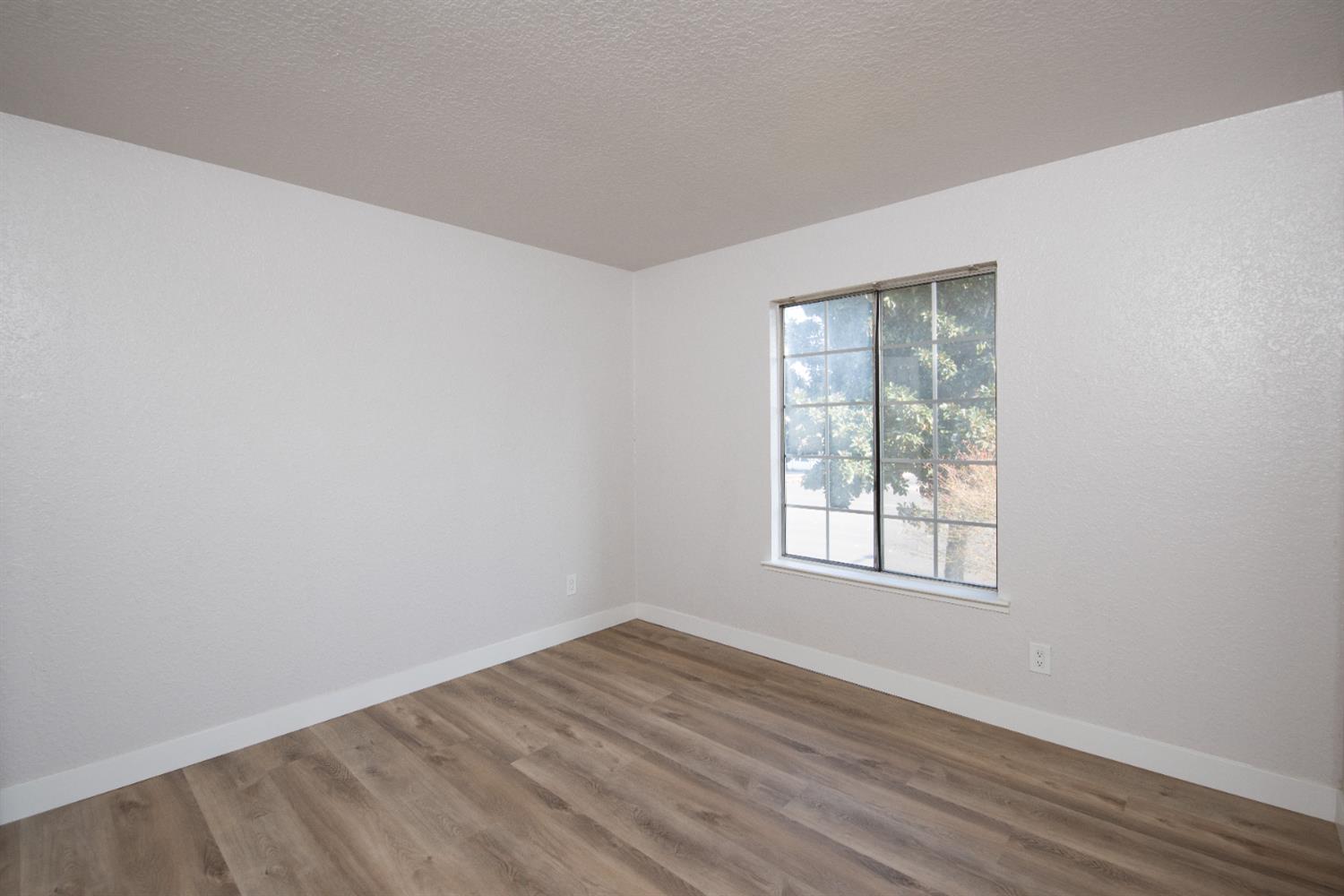 3925 Dale Rd #C, Modesto, CA 95356