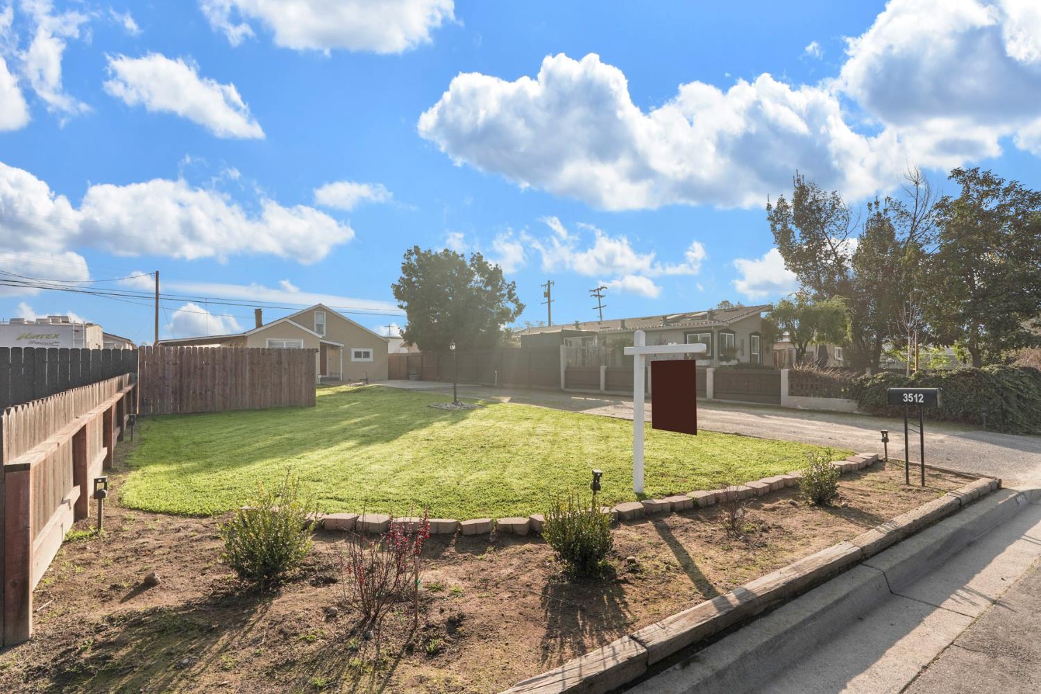 3512 Riverside Dr, Riverbank, CA 95367