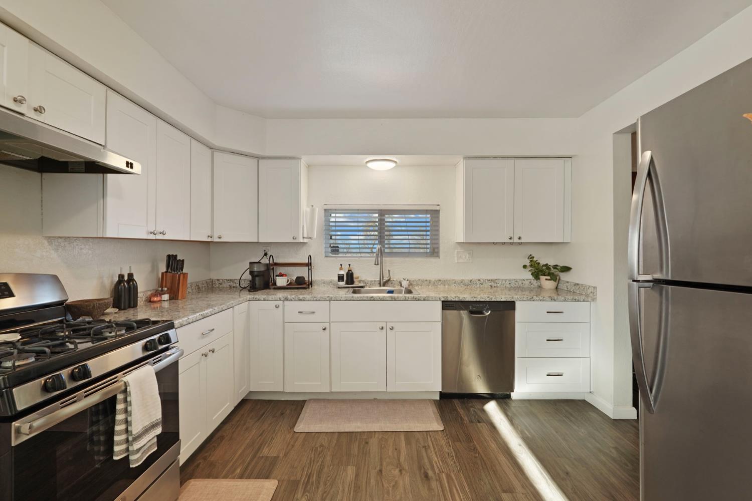 3512 Riverside Dr, Riverbank, CA 95367