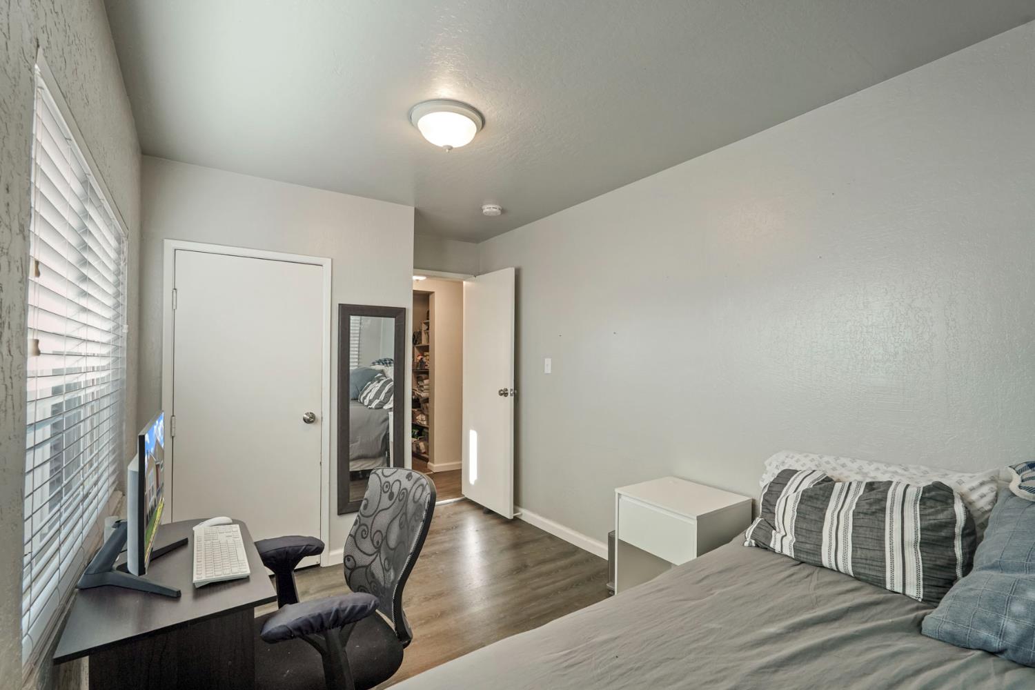 3512 Riverside Dr, Riverbank, CA 95367