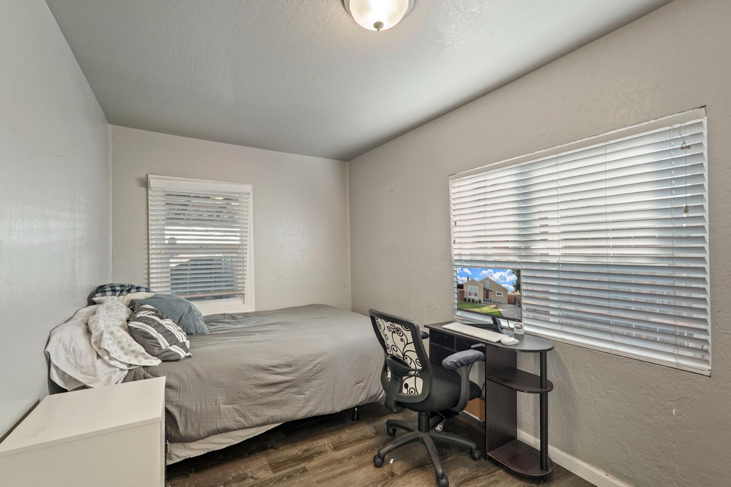 3512 Riverside Dr, Riverbank, CA 95367