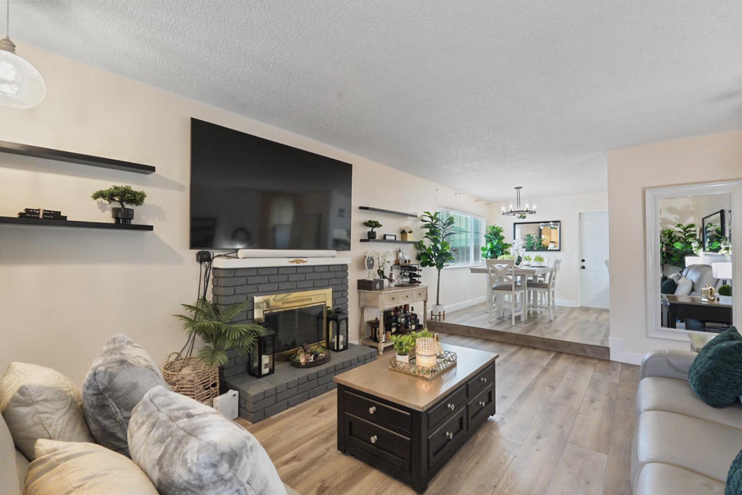 2721 Villa Ramon Dr, Ceres, CA 95307