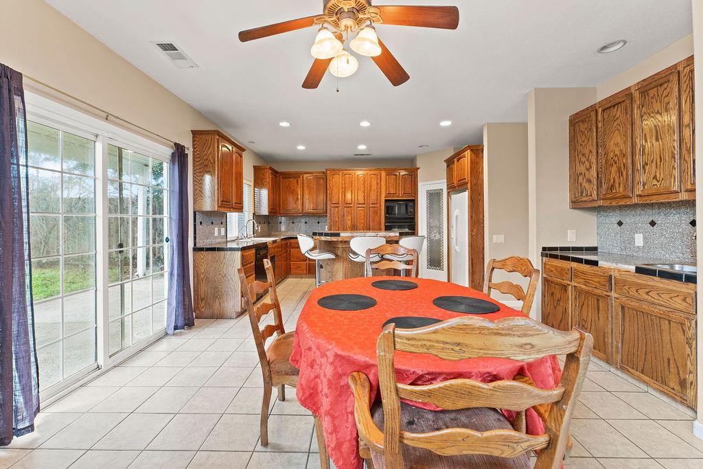 4116 Desertaire Dr, Modesto, CA 95355