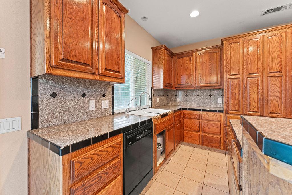 4116 Desertaire Dr, Modesto, CA 95355